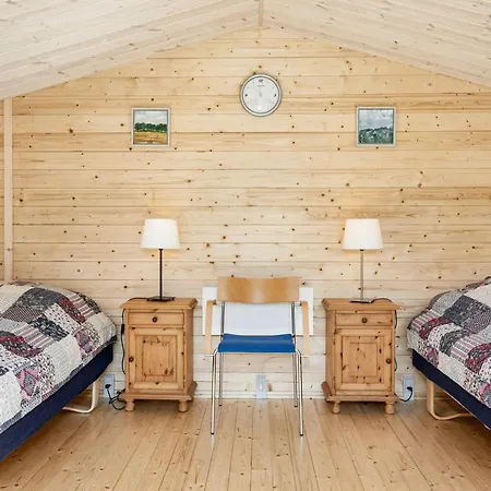 4 Person In Hojslev-by Traum * Højslev