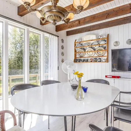 4 Person In Hojslev-by Traum Højslev